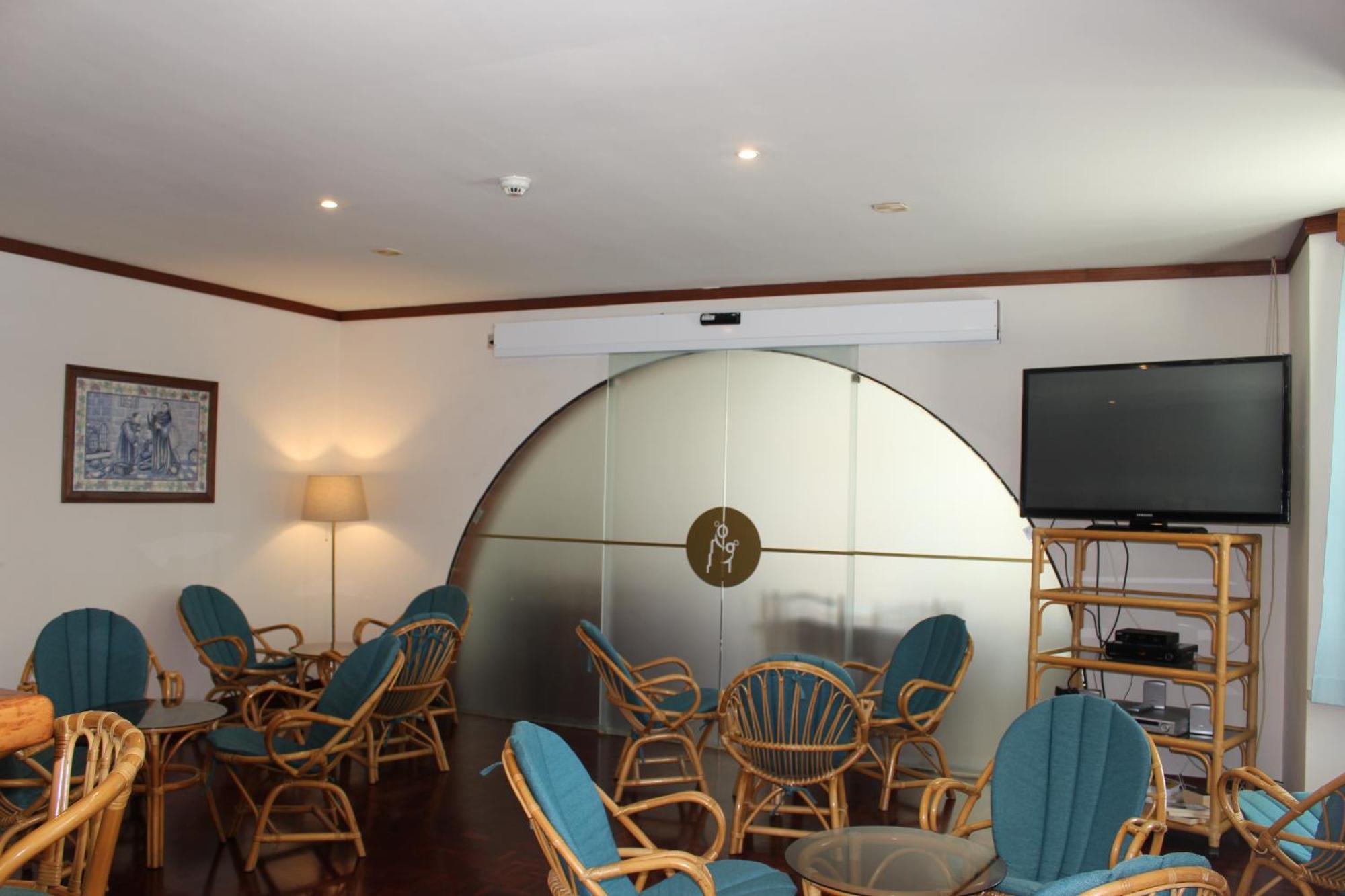 Hotel Santo Antonio Da Baia Сан-Мартинью-ду-Порту Экстерьер фото